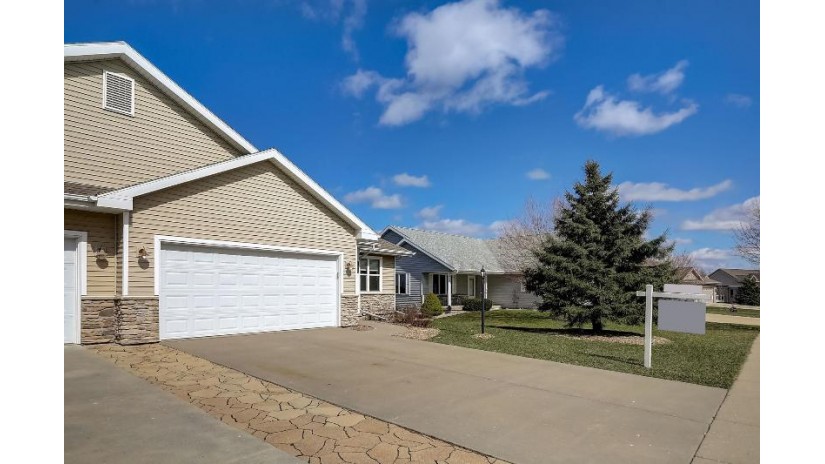 1818 Fjord Pass Mount Horeb, WI 53572 by Restaino & Associates Era Powered - Pref: 608-347-9828 $375,000