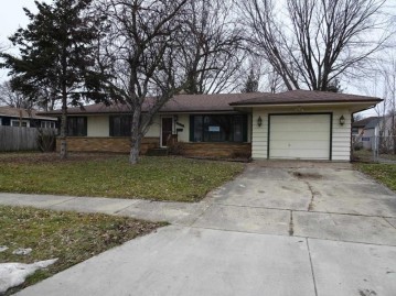 2711 Hyacinth Avenue, Janesville, WI 53545