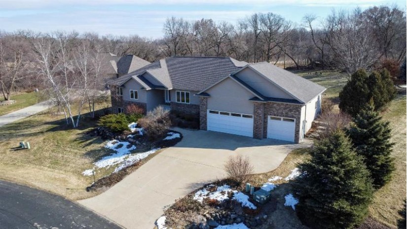 3135 Castleton Crossing Bristol, WI 53590 by Stark Company, Realtors - Pref: 608-770-2351 $650,000