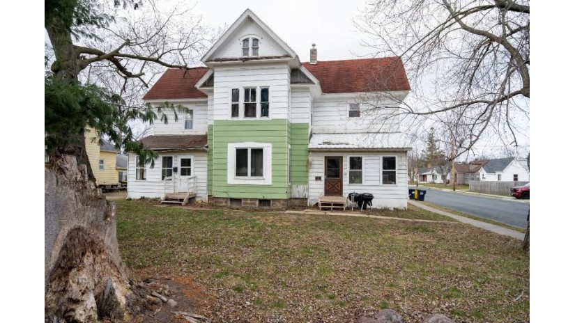 401 & 403 Division Street Mauston, WI 53948 by Castle Rock Realty Llc - Pref: 608-350-9478 $140,000