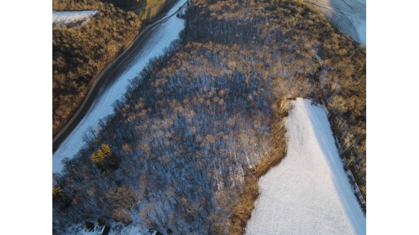 5.57 M/L ACRES Moen Valley Road Vermont, WI 53515 by Peoples Company $349,000