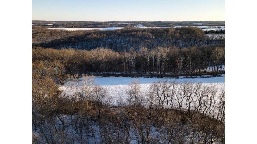 5.57 M/L ACRES Moen Valley Road Vermont, WI 53515 by Peoples Company $349,000