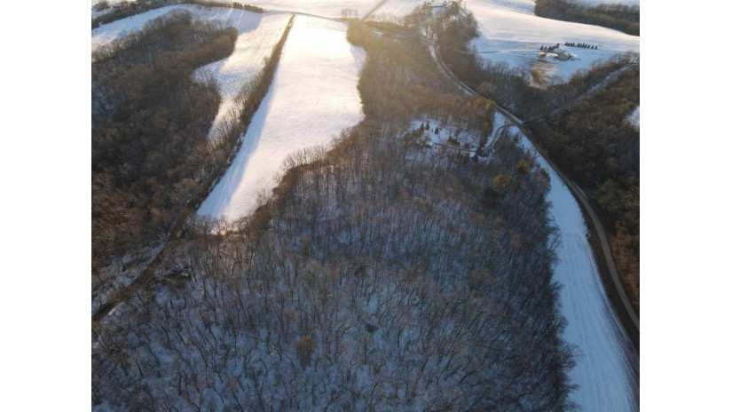 5.57 M/L ACRES Moen Valley Road Vermont, WI 53515 by Peoples Company $349,000