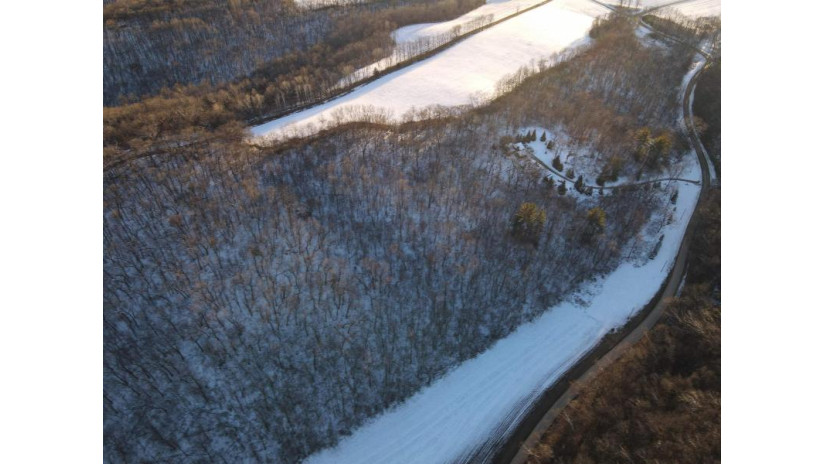 5.57 M/L ACRES Moen Valley Road Vermont, WI 53515 by Peoples Company $349,000