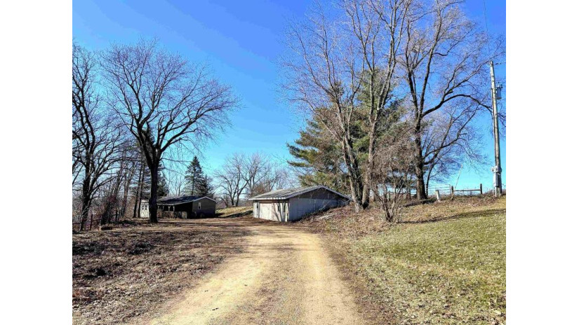 E7715 Hendrickson Road Viroqua, WI 54665 by Re/Max Gold - Off:: 608-306-2865 $189,900