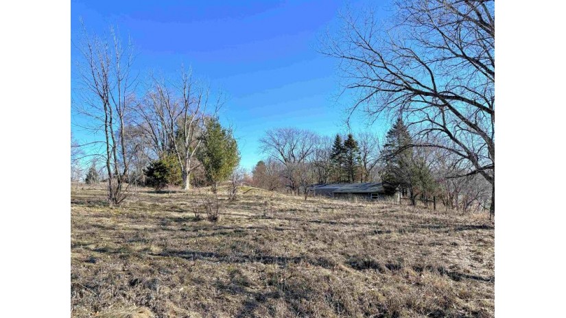 E7715 Hendrickson Road Viroqua, WI 54665 by Re/Max Gold - Off:: 608-306-2865 $189,900