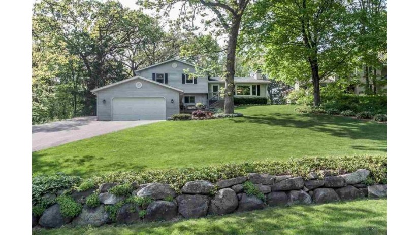 N6481 Shorewood Hills Road Lake Mills, WI 53551 by Re/Max Community Realty - lindajeffers@remax.net $565,000