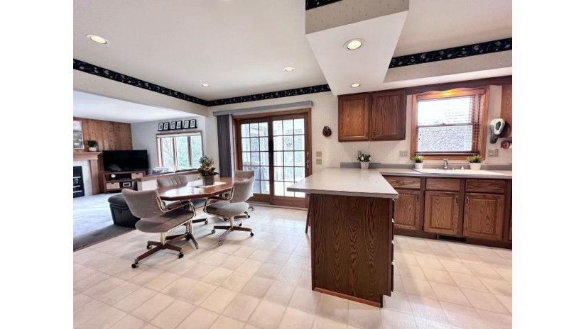 1529 Twilight Trail Madison, WI 53716 by First Weber Inc - HomeInfo@firstweber.com $450,000