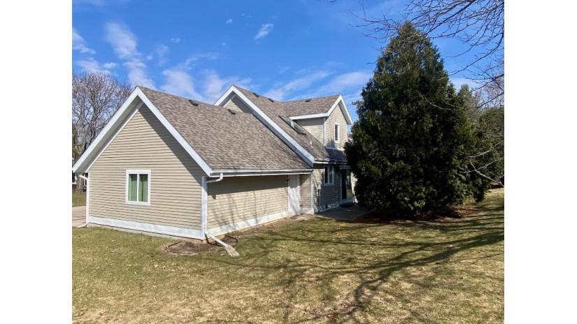 29 Quail Ridge Drive Madison, WI 53717 by Restaino & Associates Era Powered - Cell: 608-235-5115 $455,000