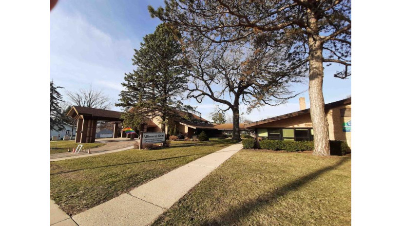 4200 Buckeye Road Madison, WI 53716 by Altus Commercial Real Estate, Inc. $1,900,000