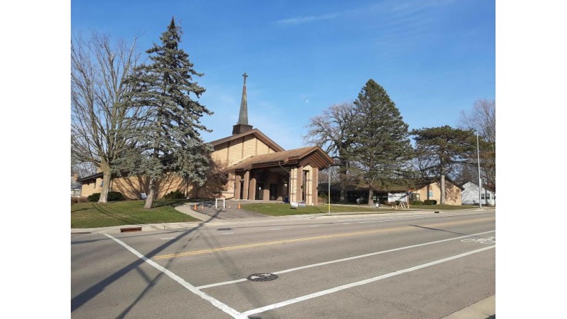 4200 Buckeye Road Madison, WI 53716 by Altus Commercial Real Estate, Inc. $1,900,000