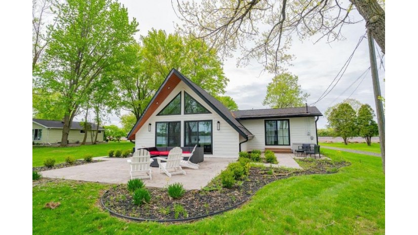 1791 Butte Des Morts Beach Road Fox Crossing, WI 54956 by Bunbury & Assoc, Realtors $749,900