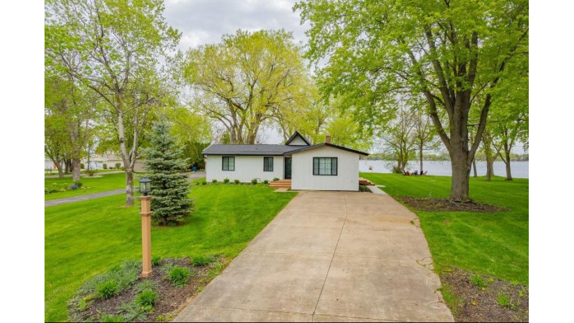 1791 Butte Des Morts Beach Road Fox Crossing, WI 54956 by Bunbury & Assoc, Realtors $749,900