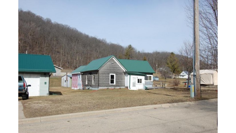 984 E Haseltine Street Richland Center, WI 53581 by Driftless Area Llc - Pref: 608-604-3219 $55,450