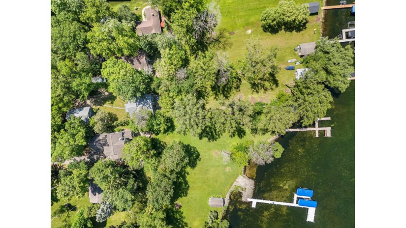 N5195 Forest Glen Beach Road Green Lake, WI 54941 by Better Homes And Gardens Real Estate Special Prope $2,499,000