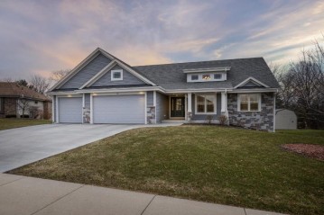 413 Chapel Hill Drive, Johnson Creek, WI 53038