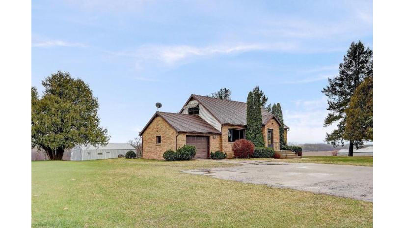 4783 County Road J Cross Plains, WI 53572 by Restaino & Associates Era Powered - Cell: 608-575-7562 $445,900