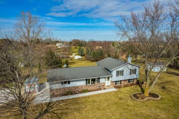 W5542 Rolling Acres Lane, Monroe, WI 53566