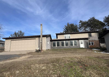 W8240 Esser Lane, Pacific, WI 53954