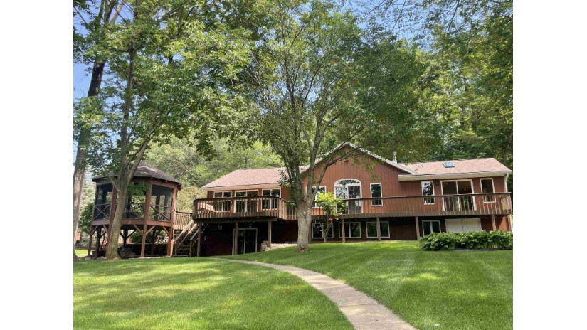 S7725 Eagle Point Drive Merrimac, WI 53561 by Bunbury & Assoc, Realtors $950,000