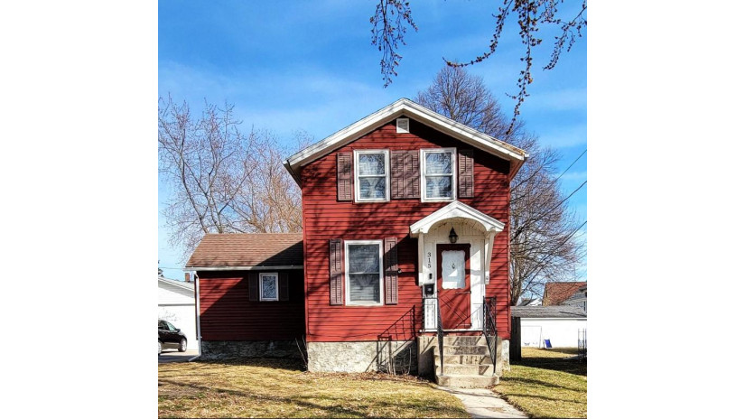 315 Declark Street Beaver Dam, WI 53916 by Holly Janz Realty $154,900