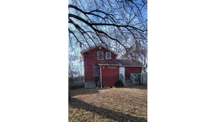 315 Declark Street Beaver Dam, WI 53916 by Holly Janz Realty $154,900