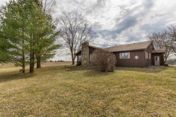 9317 County Road G, Fayette, WI 53504