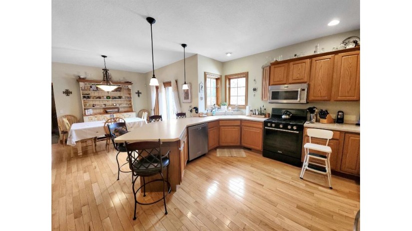 N7193 Timber Ridge Lane Germantown, WI 53948 by Fathom Realty, Llc - terra@lakesregionteam.com $675,000