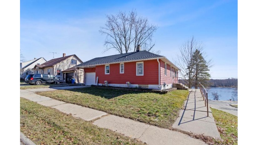 1134 W Pleasant Street Portage, WI 53901 by Exp Realty, Llc - Pref: 608-697-4098 $224,900