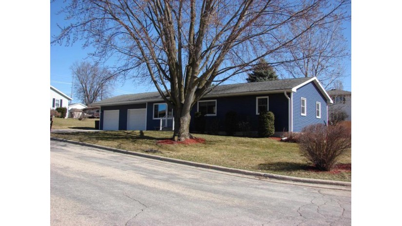 1101 Roelli Lane Dodgeville, WI 53533 by 1st Advantage Real Estate $284,900