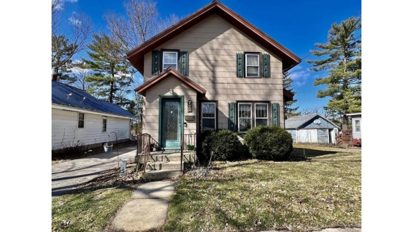 723 Ridge Street Baraboo, WI 53913 by Brunker Realty Group Llc - Cell: 608-393-2281 $215,000