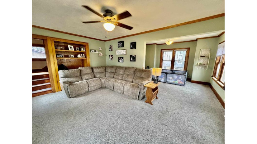 723 Ridge Street Baraboo, WI 53913 by Brunker Realty Group Llc - Cell: 608-393-2281 $215,000