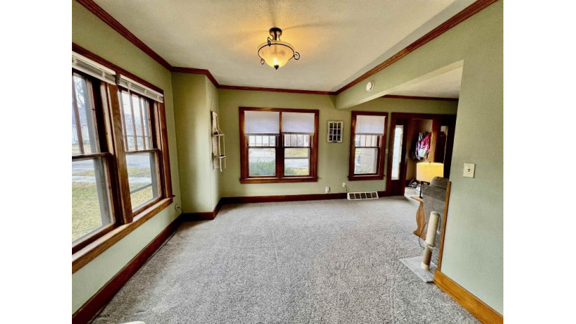 723 Ridge Street Baraboo, WI 53913 by Brunker Realty Group Llc - Cell: 608-393-2281 $215,000