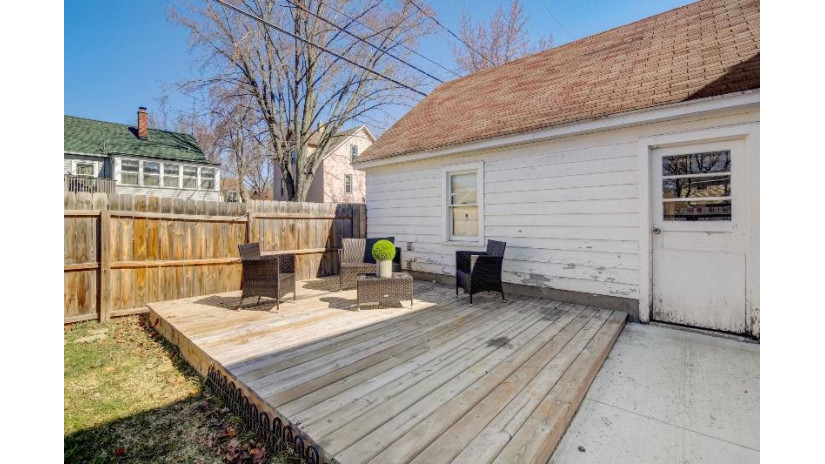 609 W Edgewater Street Portage, WI 53901 by Exp Realty, Llc - Pref: 608-617-5466 $259,000