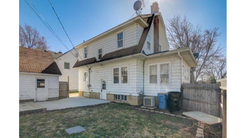 609 W Edgewater Street Portage, WI 53901 by Exp Realty, Llc - Pref: 608-617-5466 $259,000