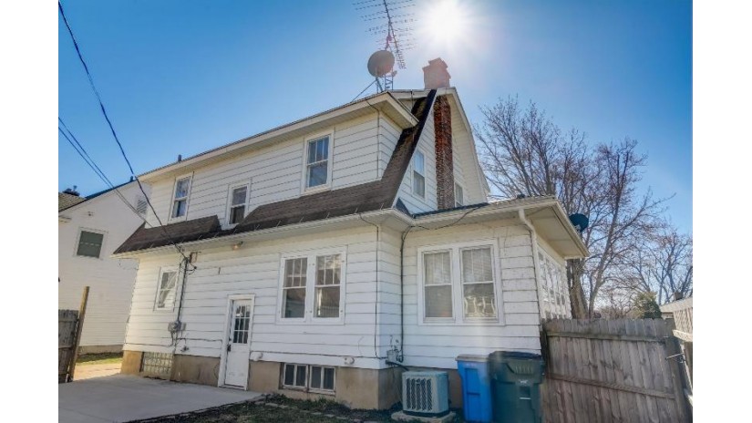 609 W Edgewater Street Portage, WI 53901 by Exp Realty, Llc - Pref: 608-617-5466 $259,000