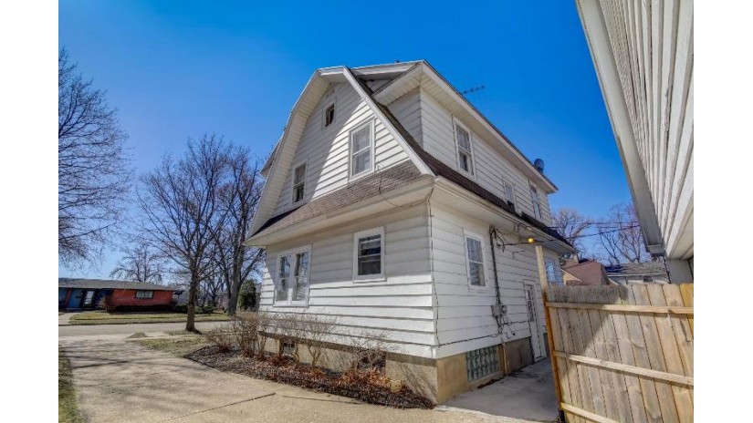 609 W Edgewater Street Portage, WI 53901 by Exp Realty, Llc - Pref: 608-617-5466 $259,000