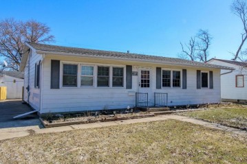 1524 Tamarack Lane, Janesville, WI 53545