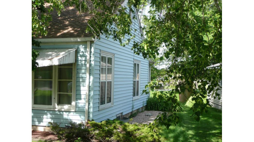 307 S Concord Avenue Watertown, WI 53094 by Keller Williams Lake Country $175,000