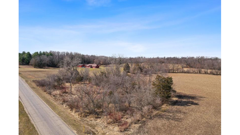 15.25 ACRES County Road U/Gillem Road Fairfield, WI 53913 by Restaino & Associates Era Powered - Pref: 608-577-2245 $200,000