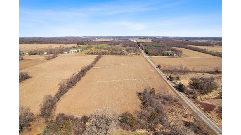 15.25 ACRES County Road U/Gillem Road Fairfield, WI 53913 by Restaino & Associates Era Powered - Pref: 608-577-2245 $200,000