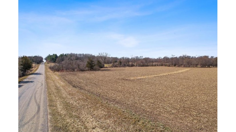 15.25 ACRES County Road U/Gillem Road Fairfield, WI 53913 by Restaino & Associates Era Powered - Pref: 608-577-2245 $200,000