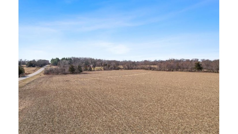 15.25 ACRES County Road U/Gillem Road Fairfield, WI 53913 by Restaino & Associates Era Powered - Pref: 608-577-2245 $200,000