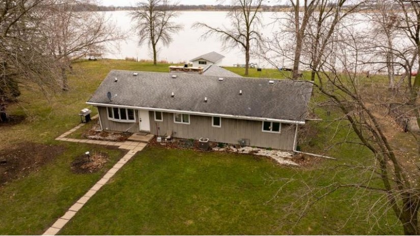 N10560 Chief Kuno Trail Fox Lake, WI 53933 by Quade Real Estate $494,900