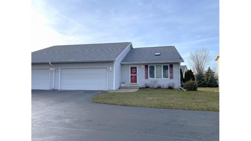 127 Martha Street Beaver Dam, WI 53916 by Century 21 Affiliated - Home: 608-217-2974 $259,900