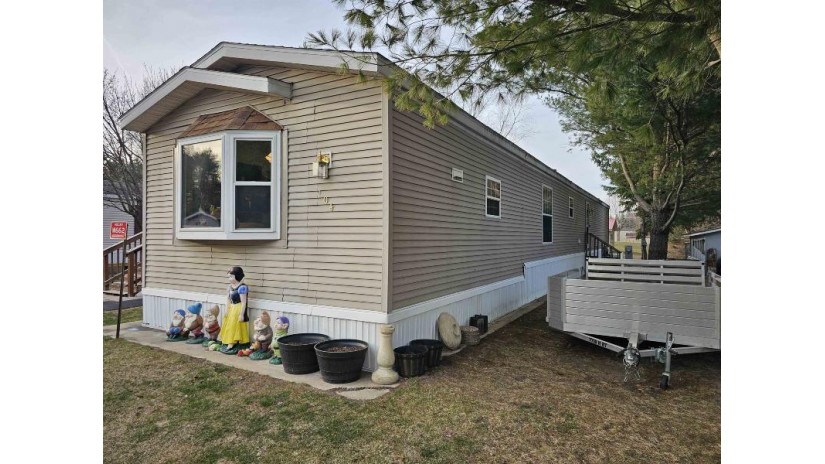 W662 Northern Pike Mecan, WI 53949 by Cotter Realty Llc $64,900