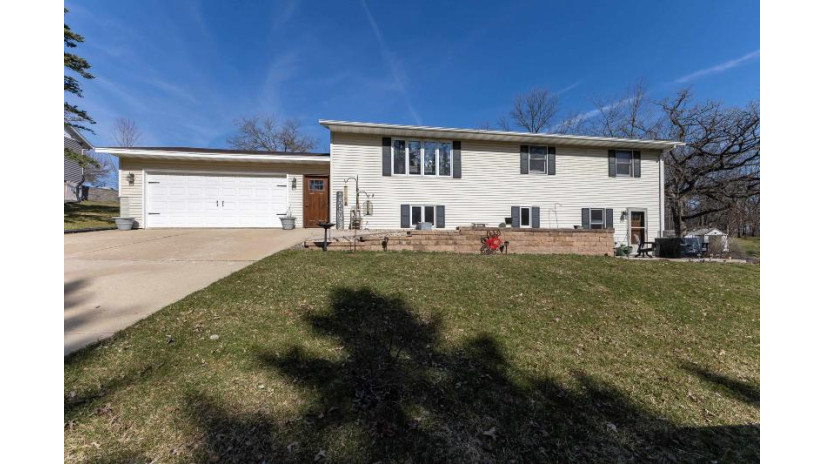 301 Colina Verde Court Darlington, WI 53530 by Exp Realty, Llc - Pref: 608-482-4040 $259,000