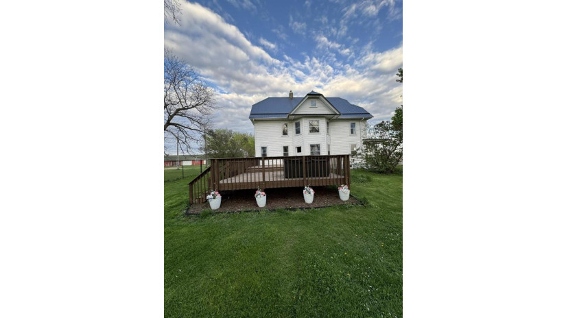 11501 E Highway 14 Bradford, WI 53505 by Homecoin.com - Off: 888-400-2513 $499,000