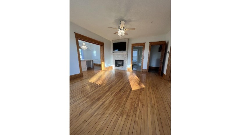 11501 E Highway 14 Bradford, WI 53505 by Homecoin.com - Off: 888-400-2513 $499,000