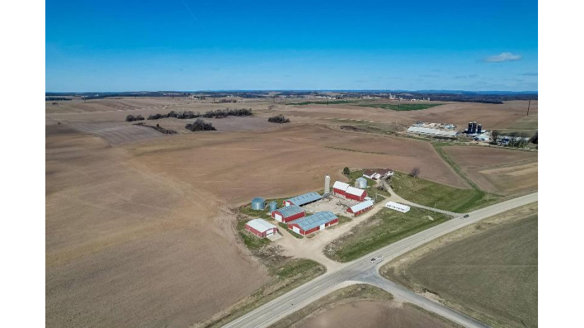 6685 Hwy P Dane, WI 53529 by Re/Max Preferred - judy@ackermaly.com $6,500,000